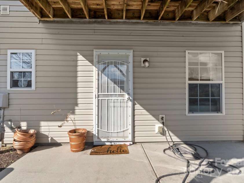 9724 Walkers Glen Drive, Concord, NC 28027.  MLS# CAR4224602, YatesRealty ID 7438. 