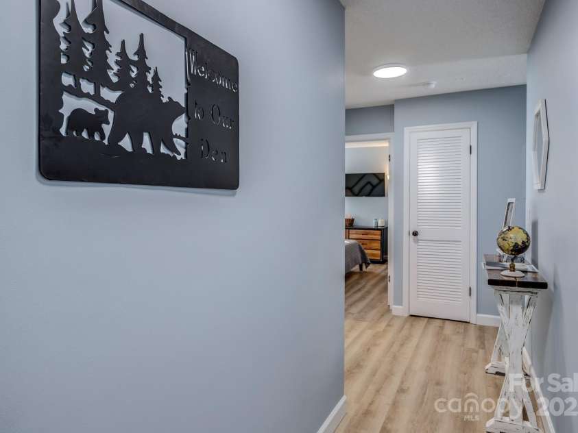 301 Pinnacle Inn Road, Banner Elk, NC 28604.  MLS# CAR4214773, YatesRealty ID 7439. 