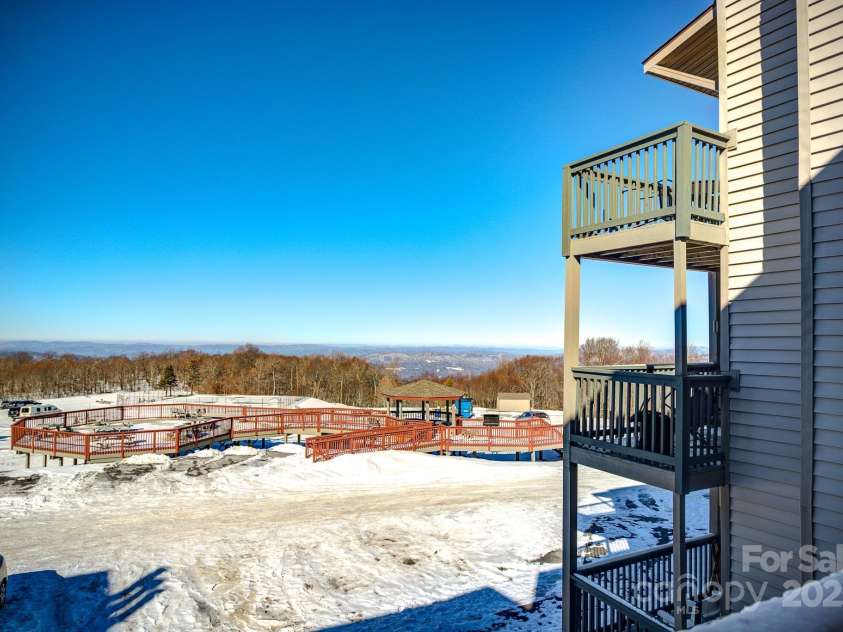 301 Pinnacle Inn Road, Banner Elk, NC 28604.  MLS# CAR4214773, YatesRealty ID 7439. 