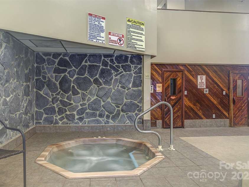 301 Pinnacle Inn Road, Banner Elk, NC 28604.  MLS# CAR4214773, YatesRealty ID 7439. 