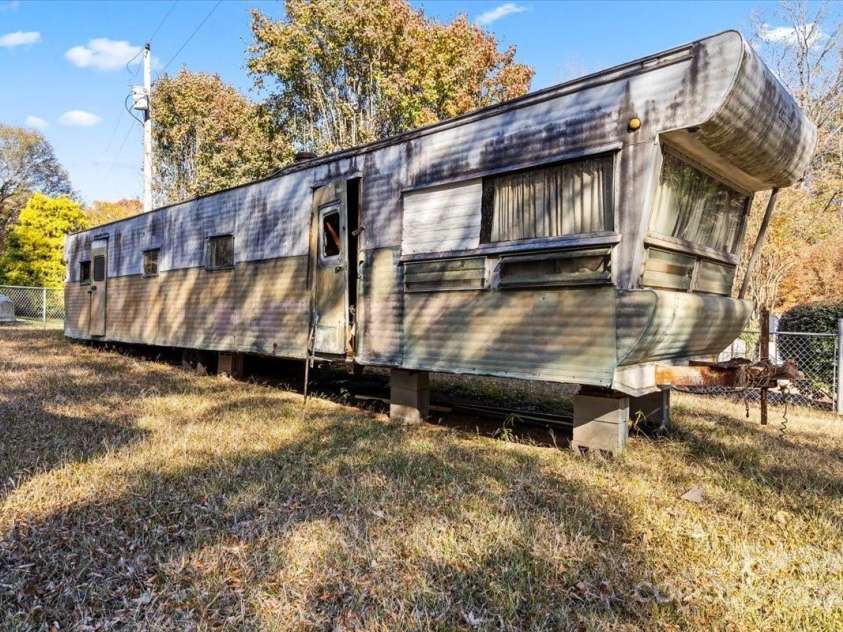 1710 Merritt Road, Fort Mill, SC 29715.  MLS# CAR4321830, YatesRealty ID 744. 