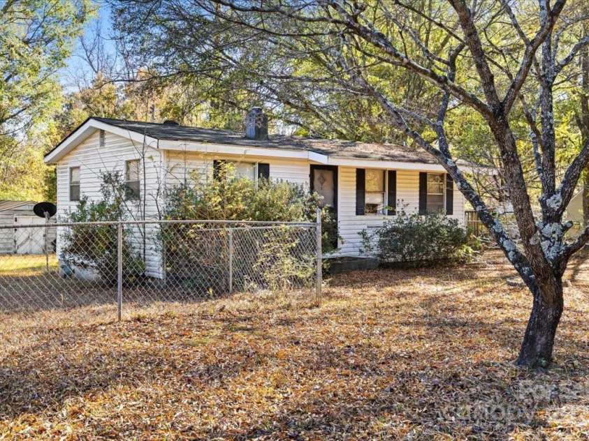 1710 Merritt Road, Fort Mill, SC 29715.  MLS# CAR4321830, YatesRealty ID 744. 