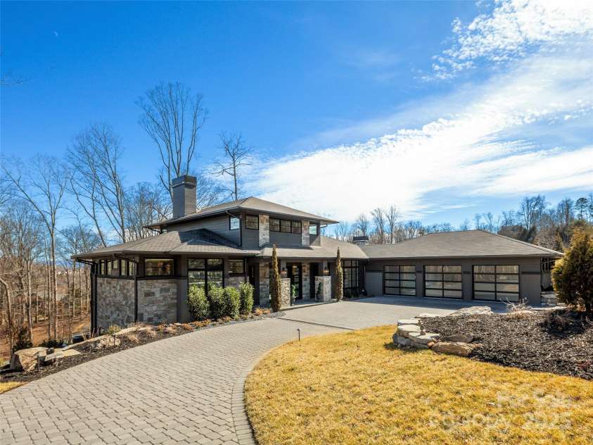 454 Walnut Valley Parkway, Arden, NC 28704.  MLS# CAR4220722, YatesRealty ID 744. 
