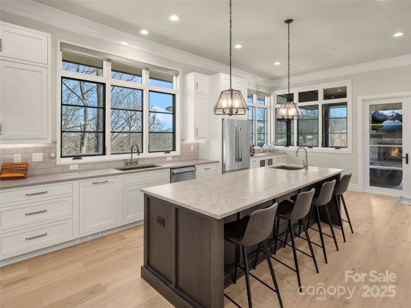454 Walnut Valley Parkway, Arden, NC 28704.  MLS# CAR4220722, YatesRealty ID 744. 