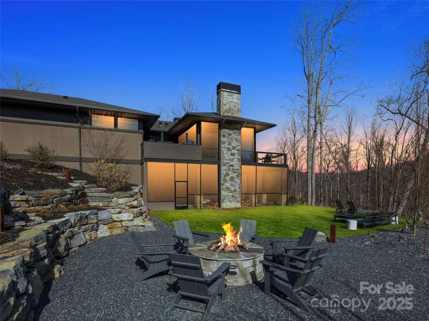 454 Walnut Valley Parkway, Arden, NC 28704.  MLS# CAR4220722, YatesRealty ID 744. 