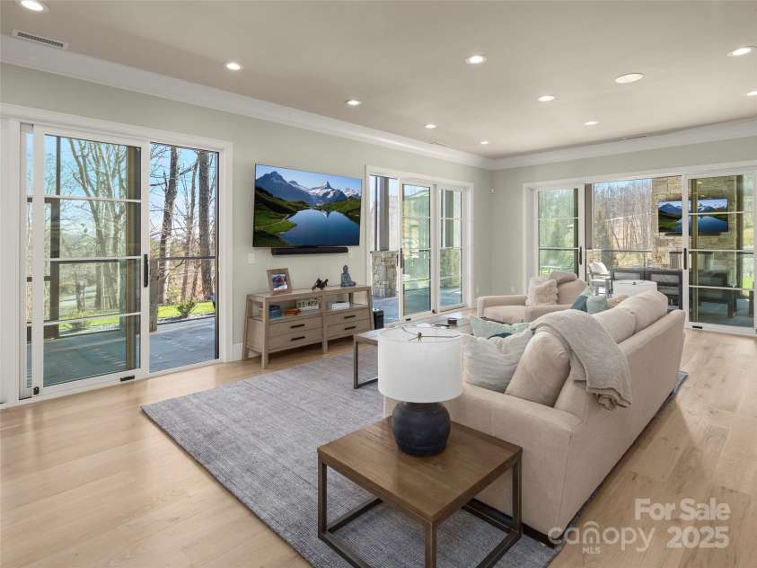 454 Walnut Valley Parkway, Arden, NC 28704.  MLS# CAR4220722, YatesRealty ID 744. 