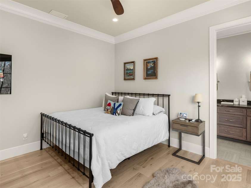 454 Walnut Valley Parkway, Arden, NC 28704.  MLS# CAR4220722, YatesRealty ID 744. 