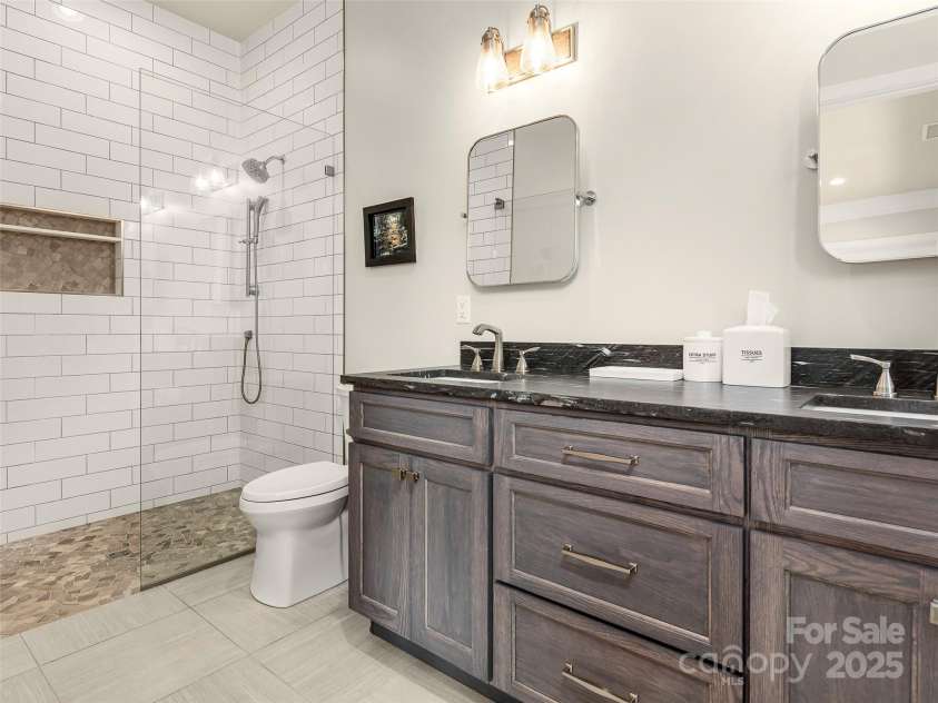 454 Walnut Valley Parkway, Arden, NC 28704.  MLS# CAR4220722, YatesRealty ID 744. 