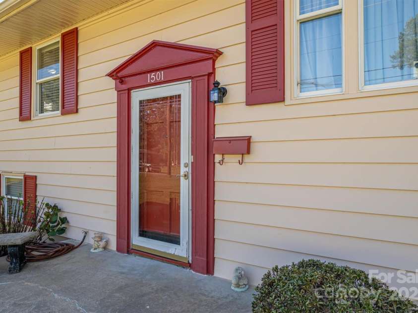 1501 Fern Forest Drive, Gastonia, NC 28054.  MLS# CAR4222511, YatesRealty ID 7440. 