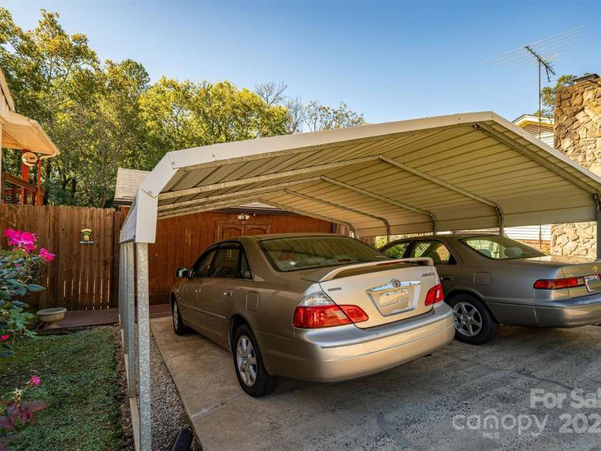 1501 Fern Forest Drive, Gastonia, NC 28054.  MLS# CAR4222511, YatesRealty ID 7440. 