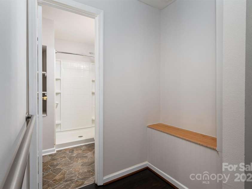 1501 Fern Forest Drive, Gastonia, NC 28054.  MLS# CAR4222511, YatesRealty ID 7440. Upstairs bathroom