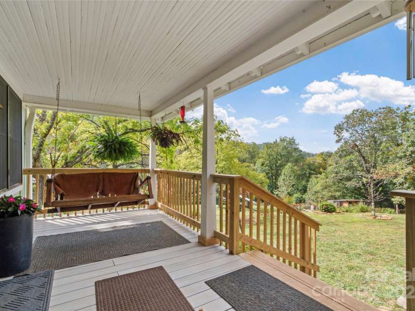 407 Terrell Drive, Bakersville, NC 28705.  MLS# CAR4304322, YatesRealty ID 7442. 