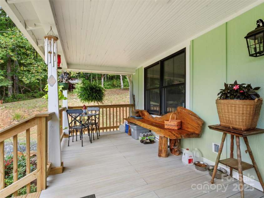 407 Terrell Drive, Bakersville, NC 28705.  MLS# CAR4304322, YatesRealty ID 7442. 