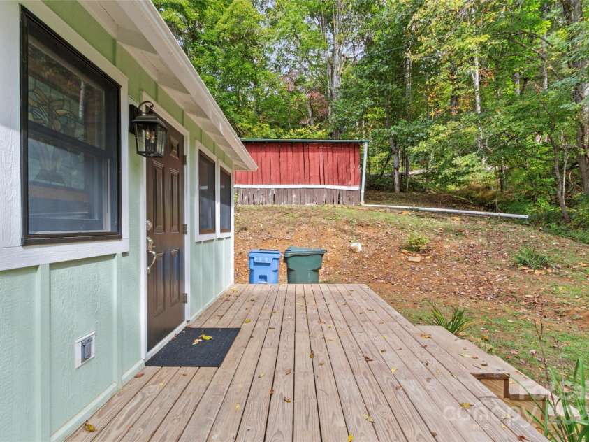 407 Terrell Drive, Bakersville, NC 28705.  MLS# CAR4304322, YatesRealty ID 7442. 