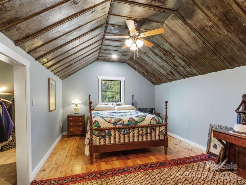 407 Terrell Drive, Bakersville, NC 28705.  MLS# CAR4304322, YatesRealty ID 7442. 