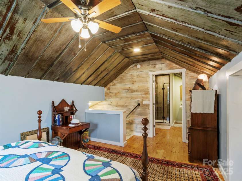 407 Terrell Drive, Bakersville, NC 28705.  MLS# CAR4304322, YatesRealty ID 7442. 