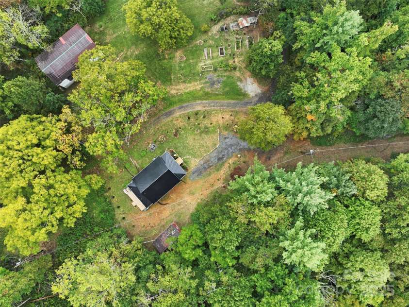 407 Terrell Drive, Bakersville, NC 28705.  MLS# CAR4304322, YatesRealty ID 7442. 