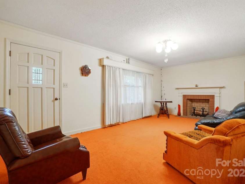 422 Sherrill Farm Road, Lincolnton, NC 28092.  MLS# CAR4242917, YatesRealty ID 7443. 