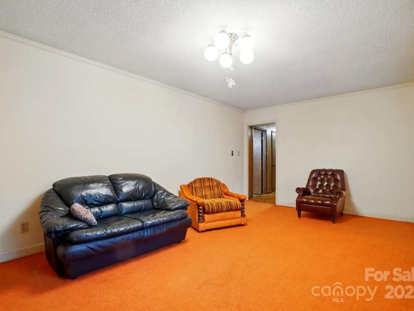 422 Sherrill Farm Road, Lincolnton, NC 28092.  MLS# CAR4242917, YatesRealty ID 7443. 