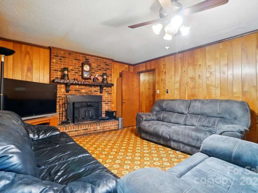 422 Sherrill Farm Road, Lincolnton, NC 28092.  MLS# CAR4242917, YatesRealty ID 7443. 