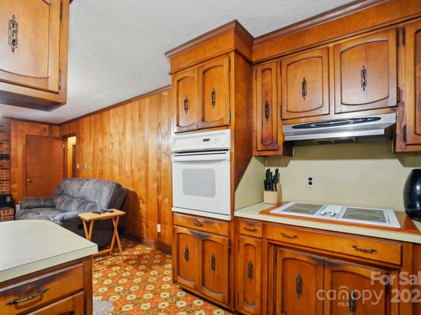 422 Sherrill Farm Road, Lincolnton, NC 28092.  MLS# CAR4242917, YatesRealty ID 7443. 