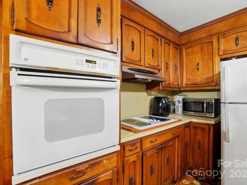 422 Sherrill Farm Road, Lincolnton, NC 28092.  MLS# CAR4242917, YatesRealty ID 7443. 