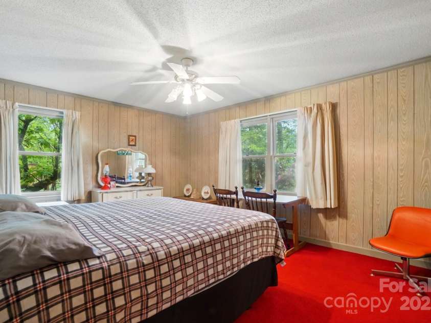 422 Sherrill Farm Road, Lincolnton, NC 28092.  MLS# CAR4242917, YatesRealty ID 7443. 