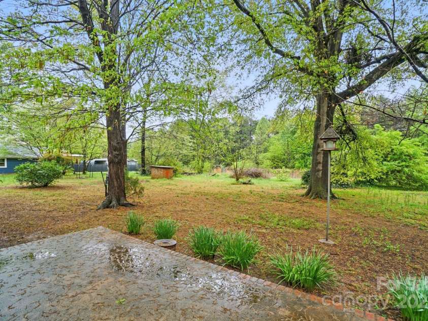 422 Sherrill Farm Road, Lincolnton, NC 28092.  MLS# CAR4242917, YatesRealty ID 7443. 
