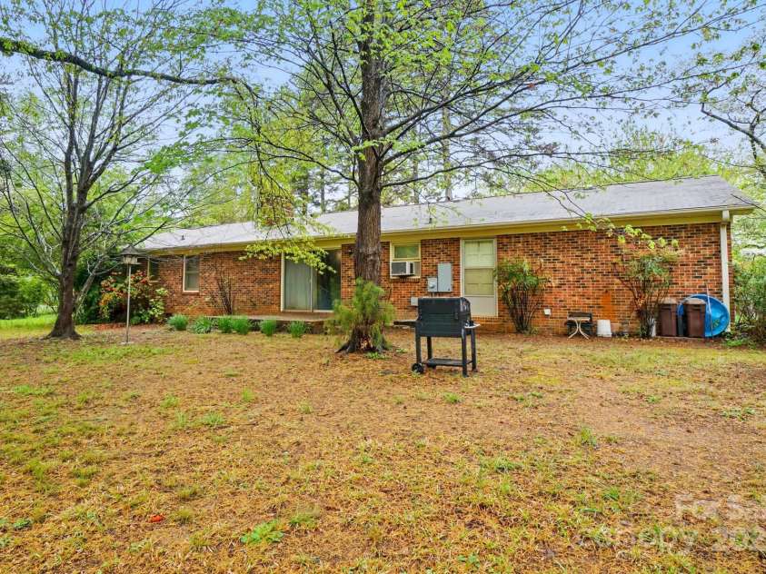 422 Sherrill Farm Road, Lincolnton, NC 28092.  MLS# CAR4242917, YatesRealty ID 7443. 