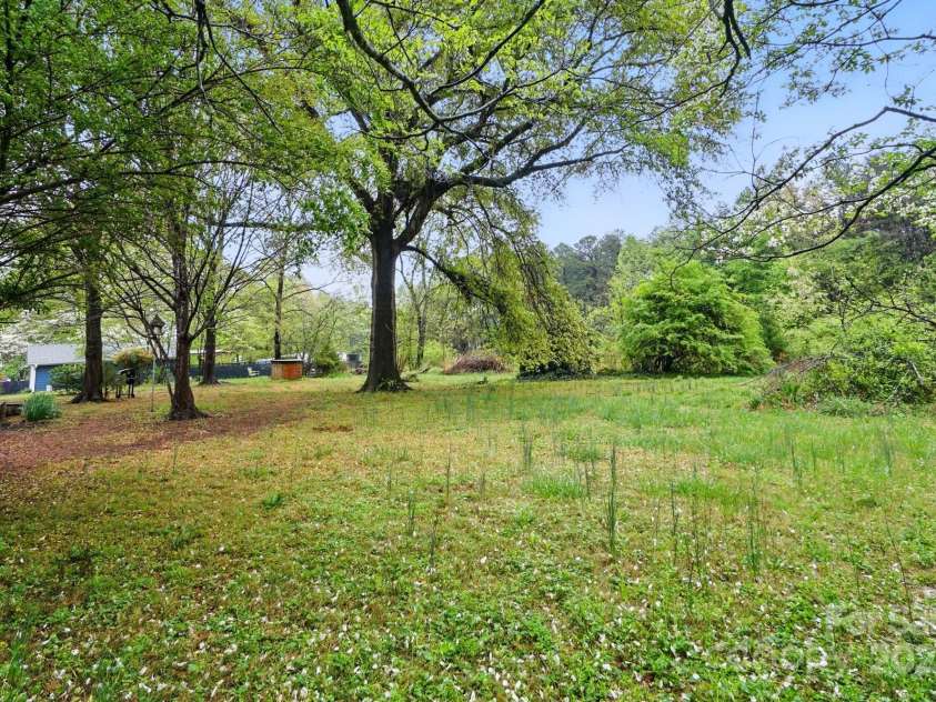 422 Sherrill Farm Road, Lincolnton, NC 28092.  MLS# CAR4242917, YatesRealty ID 7443. 