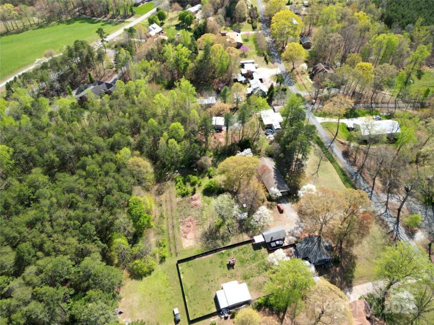 422 Sherrill Farm Road, Lincolnton, NC 28092.  MLS# CAR4242917, YatesRealty ID 7443. 