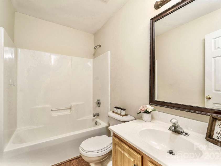 225 Carrie Court, Concord, NC 28027.  MLS# CAR4245716, YatesRealty ID 7444. Upstairs full bathroom