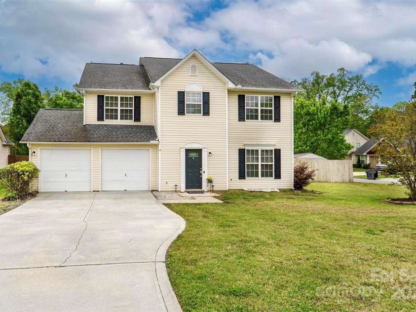 225 Carrie Court, Concord, NC 28027.  MLS# CAR4245716, YatesRealty ID 7444. Welcome Home!