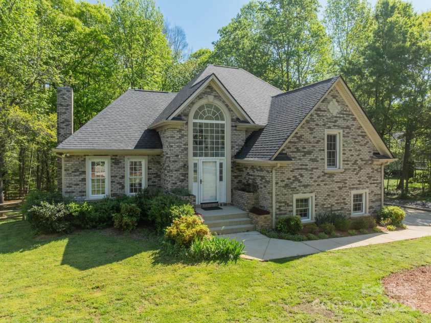 108 Tall Oak Drive, Mooresville, NC 28117.  MLS# CAR4245408, YatesRealty ID 7445. 