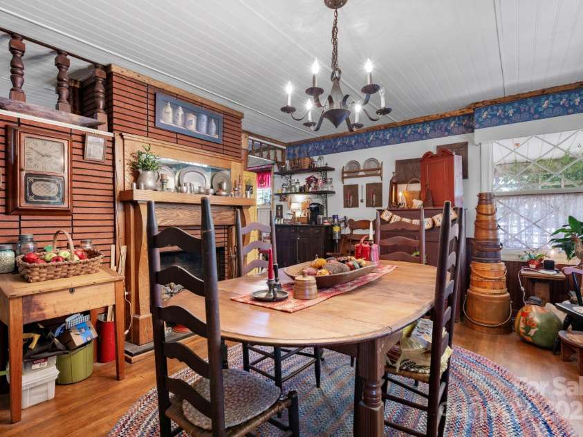 901 Union Street, Maiden, NC 28650.  MLS# CAR4322625, YatesRealty ID 7445. 