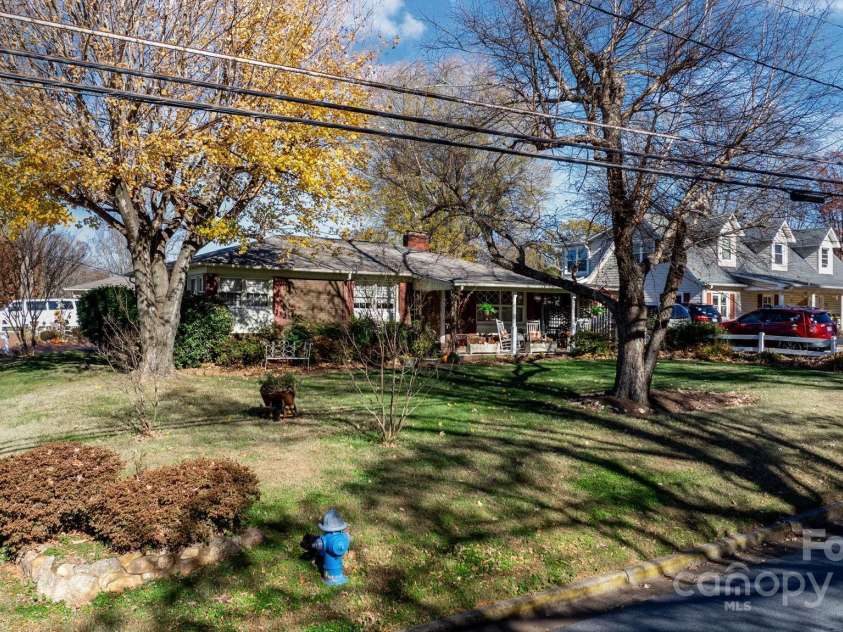 901 Union Street, Maiden, NC 28650.  MLS# CAR4322625, YatesRealty ID 7445. 