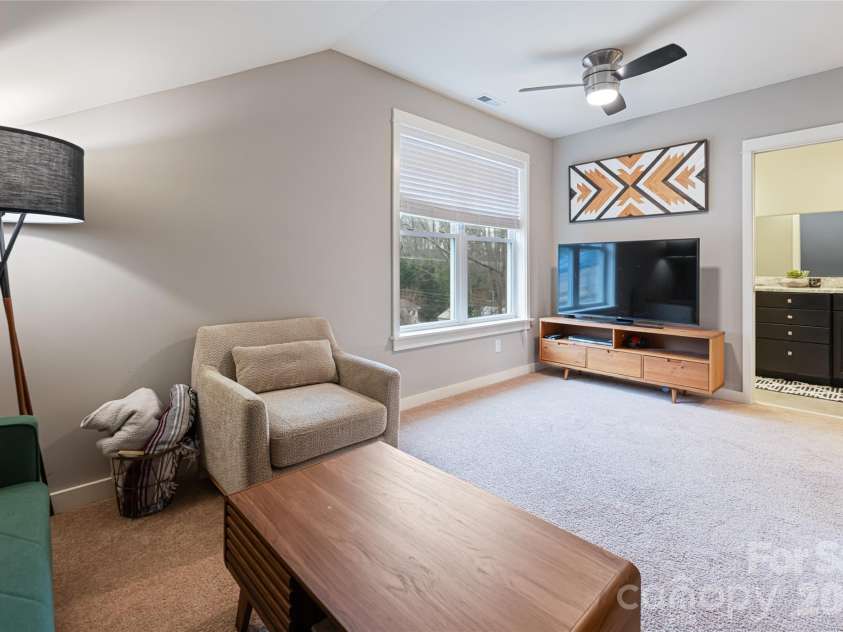 123 Arline Henry Way, Asheville, NC 28806.  MLS# CAR4232266, YatesRealty ID 7446. 