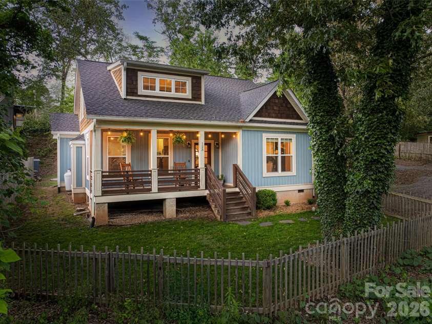 123 Arline Henry Way, Asheville, NC 28806.  MLS# CAR4232266, YatesRealty ID 7446. 