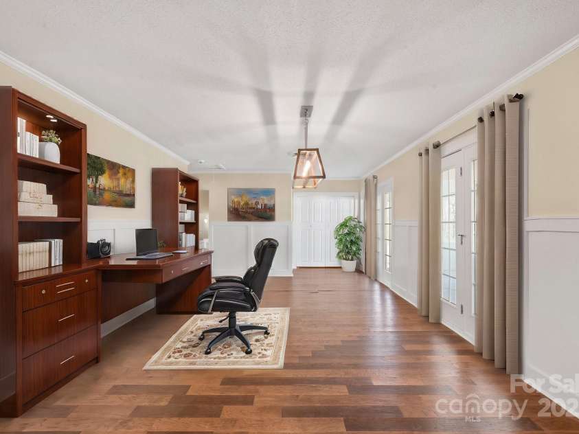 220 Augusta Drive, Statesville, NC 28625.  MLS# CAR4274389, YatesRealty ID 7446. 