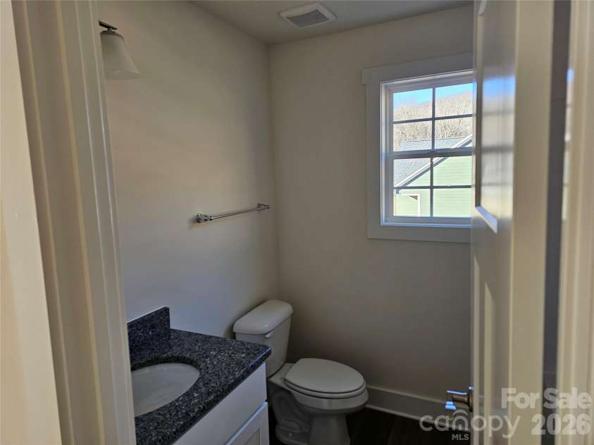 109 Crew Lane, Black Mountain, NC 28711.  MLS# CAR4328209, YatesRealty ID 7448. 