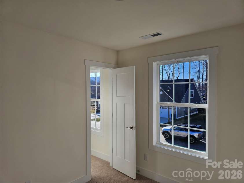 109 Crew Lane, Black Mountain, NC 28711.  MLS# CAR4328209, YatesRealty ID 7448. 