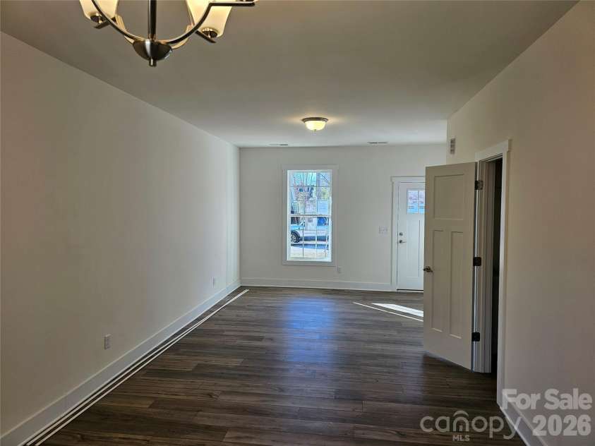 109 Crew Lane, Black Mountain, NC 28711.  MLS# CAR4328209, YatesRealty ID 7448. Great Room