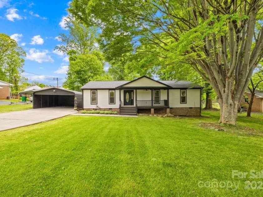 509 Carole Lane, Charlotte, NC 28214.  MLS# CAR4246567, YatesRealty ID 7448. 