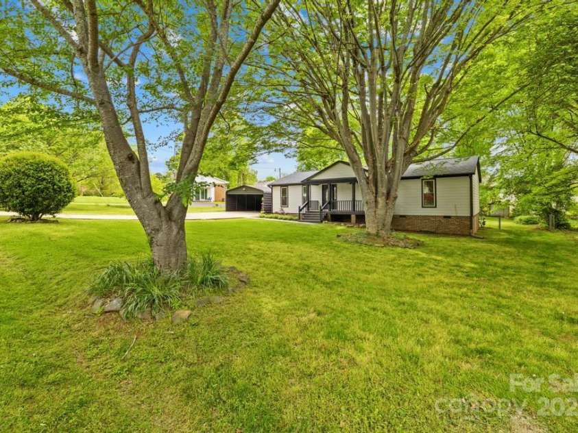 509 Carole Lane, Charlotte, NC 28214.  MLS# CAR4246567, YatesRealty ID 7448. 