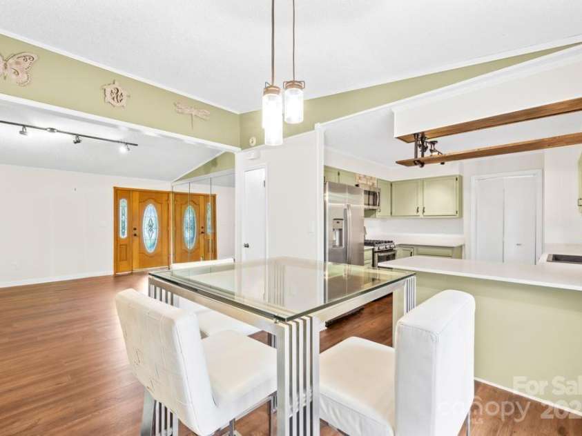 509 Carole Lane, Charlotte, NC 28214.  MLS# CAR4246567, YatesRealty ID 7448. 