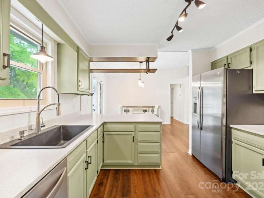 509 Carole Lane, Charlotte, NC 28214.  MLS# CAR4246567, YatesRealty ID 7448. 