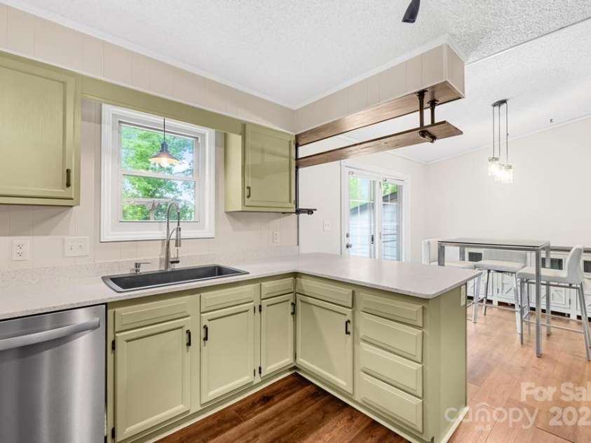 509 Carole Lane, Charlotte, NC 28214.  MLS# CAR4246567, YatesRealty ID 7448. 