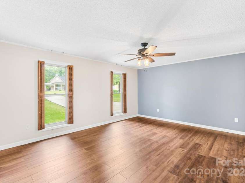 509 Carole Lane, Charlotte, NC 28214.  MLS# CAR4246567, YatesRealty ID 7448. 