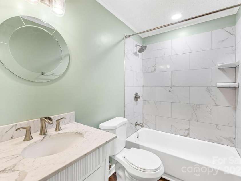 509 Carole Lane, Charlotte, NC 28214.  MLS# CAR4246567, YatesRealty ID 7448. 