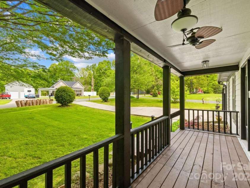 509 Carole Lane, Charlotte, NC 28214.  MLS# CAR4246567, YatesRealty ID 7448. 